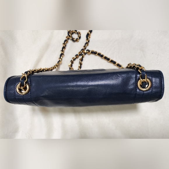 Chanel envelope single flap. 24k gold plated hardware. Minor tarnishing. - Picture 5 of 16